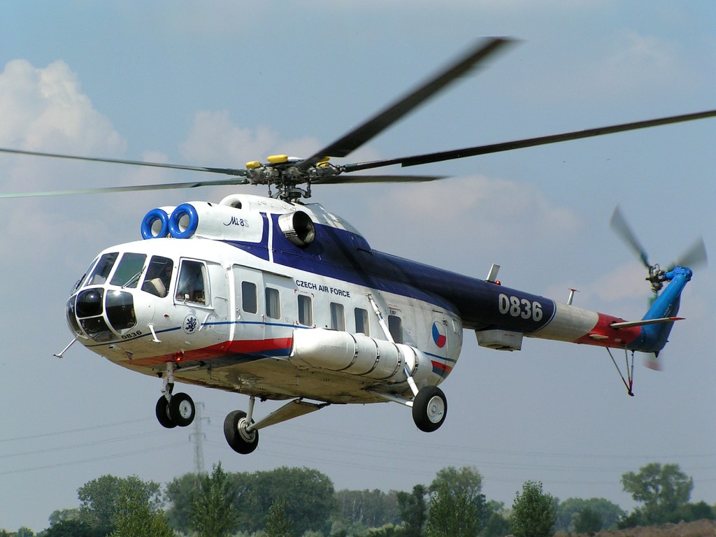 mil8ps11-0836-czech-air-force-cef-mimo-letiste1